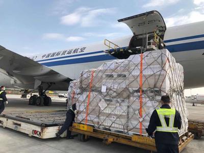 成都雙流機場海關護航“空中通道”，全貨機航線暢通保障技術進出口